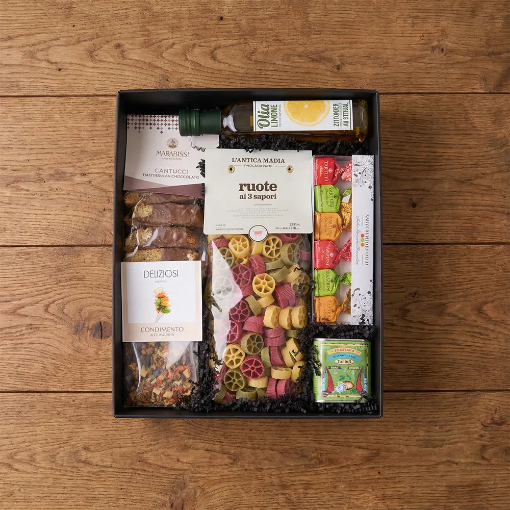 Premium Genussbox mit italienischer Feinkost, bunter Pasta, Tartufi Pralinen und Olivenöl in eleganter Geschenkverpackung