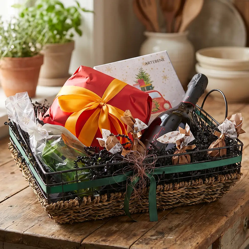 Italienischer Geschenkkorb mit Panettone und Prosecco, Geschenkbox mit Feinkost und Süßwaren