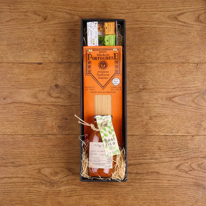 Italienisches Pasta Geschenkset mit Tomatensauce &amp; Feinkost