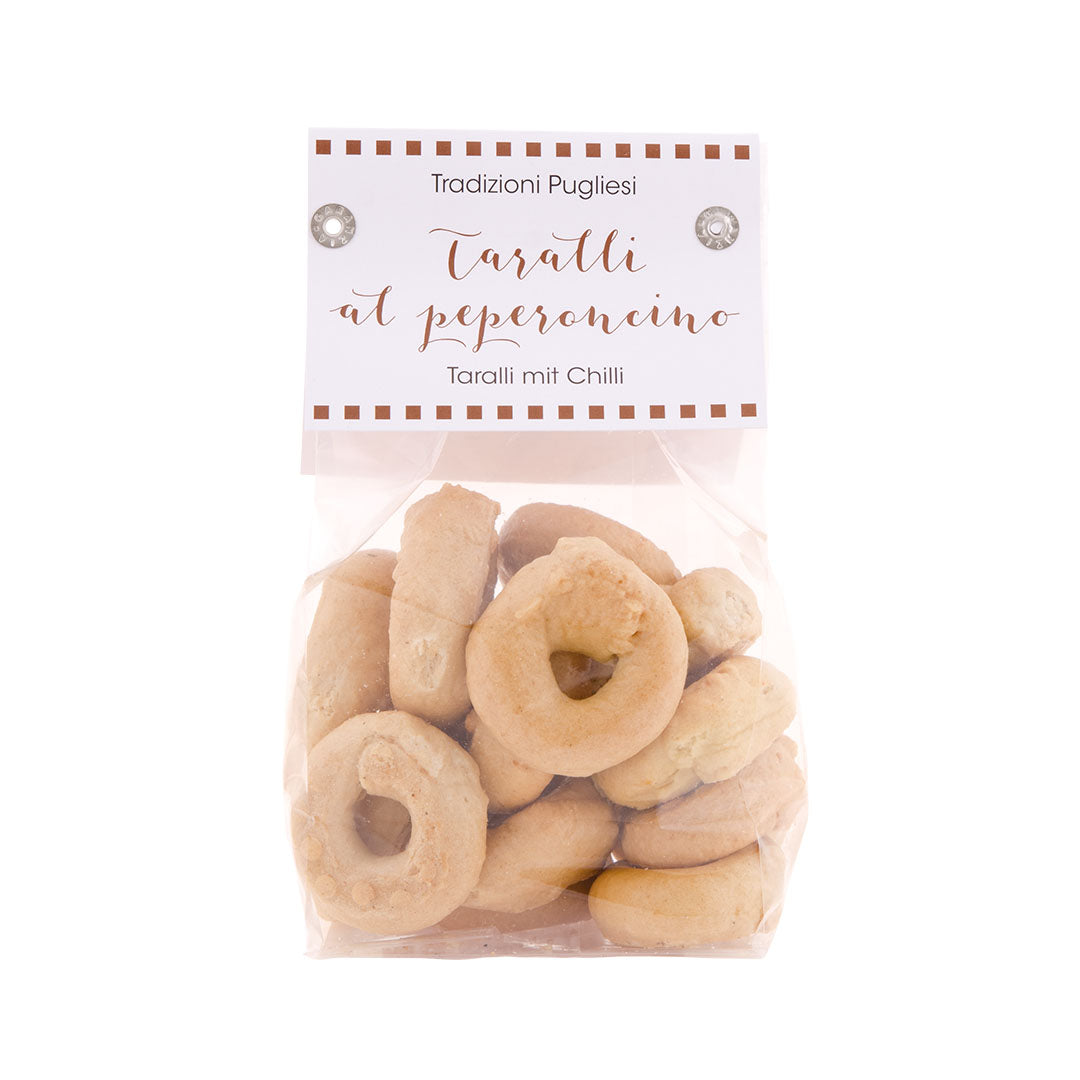 Taralli with chili (salty pastries)